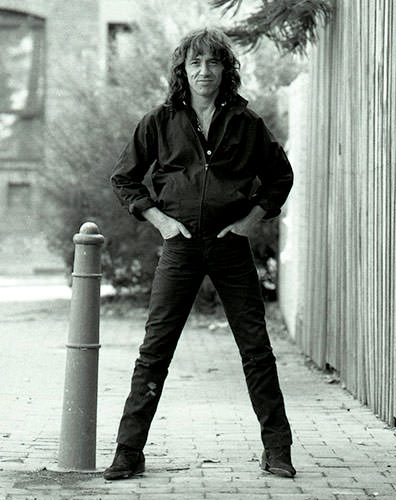 stevieWright 5-6661